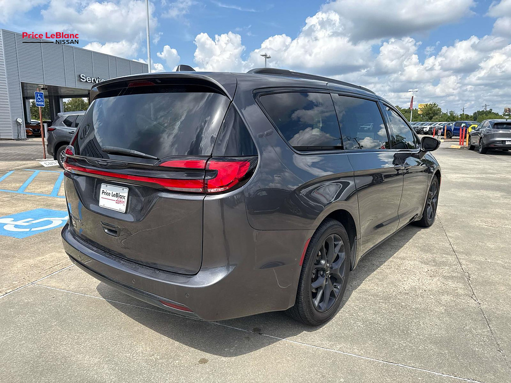 2021 Chrysler Pacifica Touring L - 6