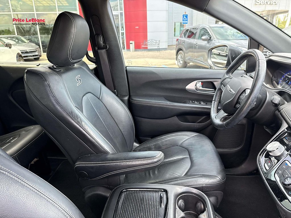2021 Chrysler Pacifica Touring L - 9
