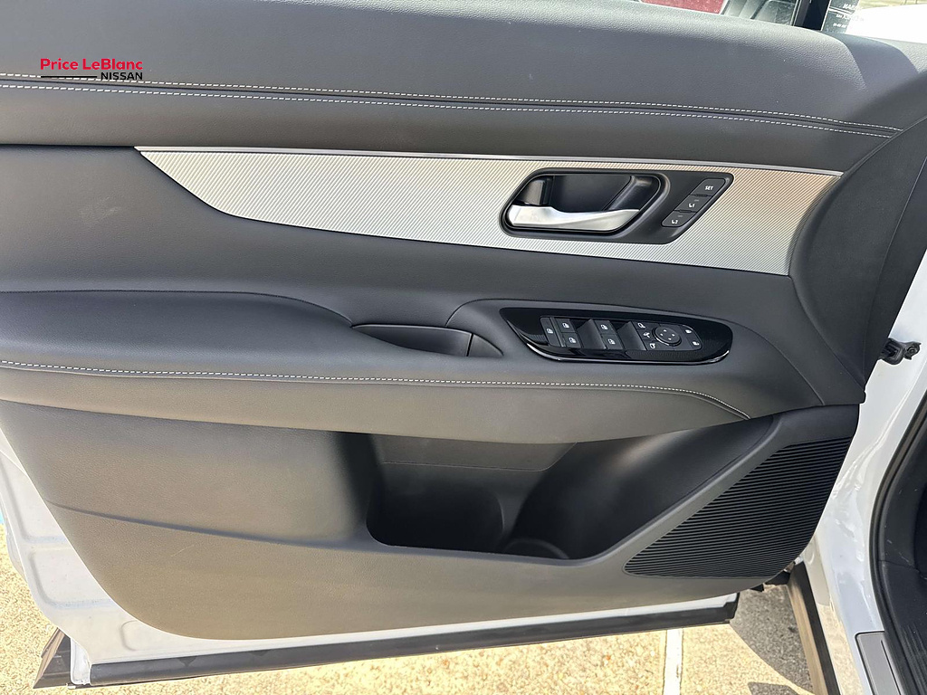 2026 Nissan Murano photo 13 of 18