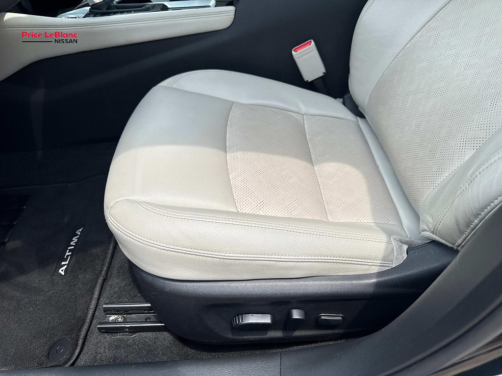 2025 Nissan Altima 2.5 SL Super Black at Price LeBlanc Nissan