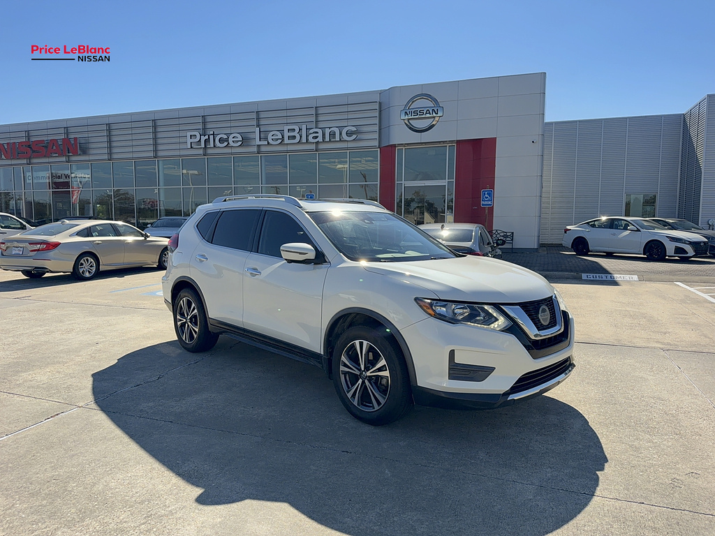 2019 Nissan Rogue photo 2 of 21