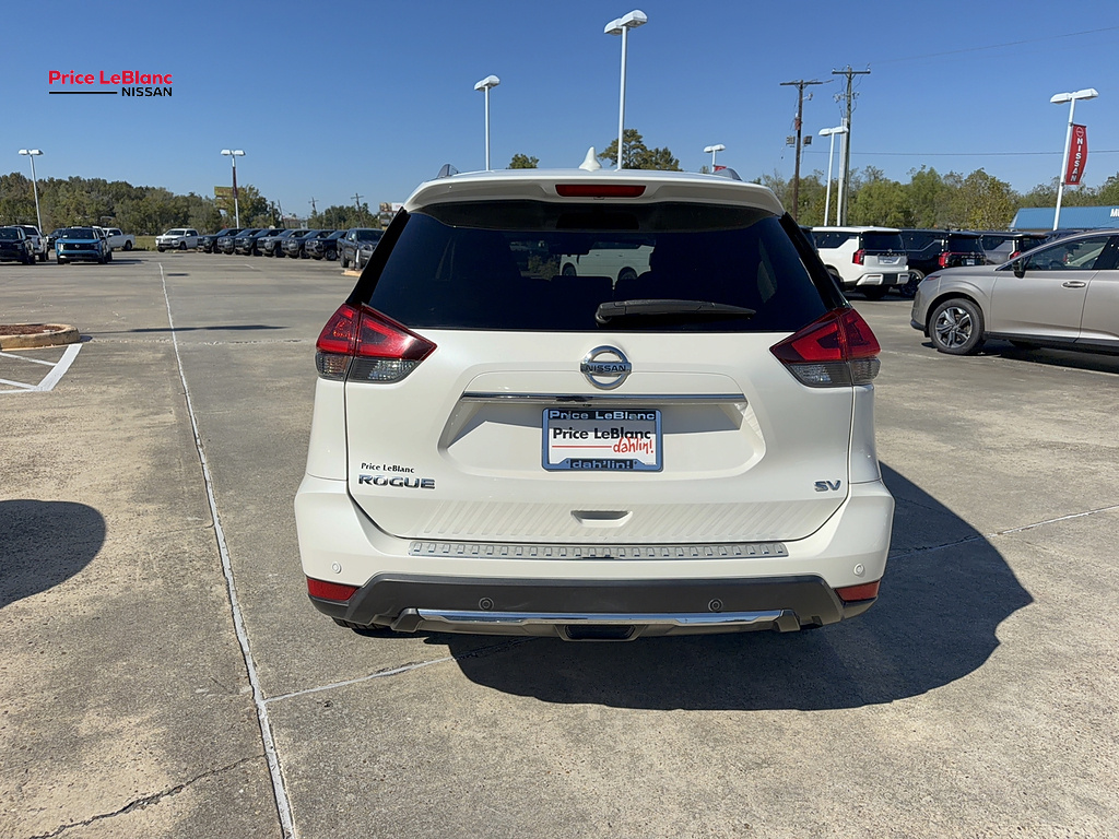 2019 Nissan Rogue photo 6 of 21
