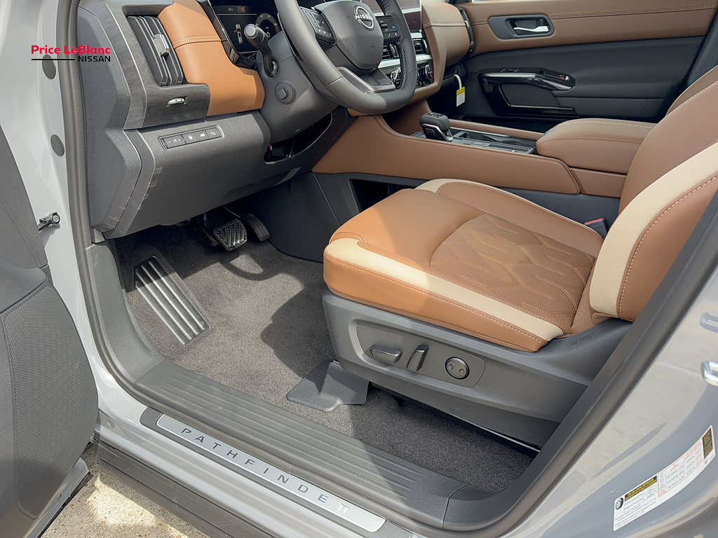 2026 Nissan Pathfinder photo 17 of 24