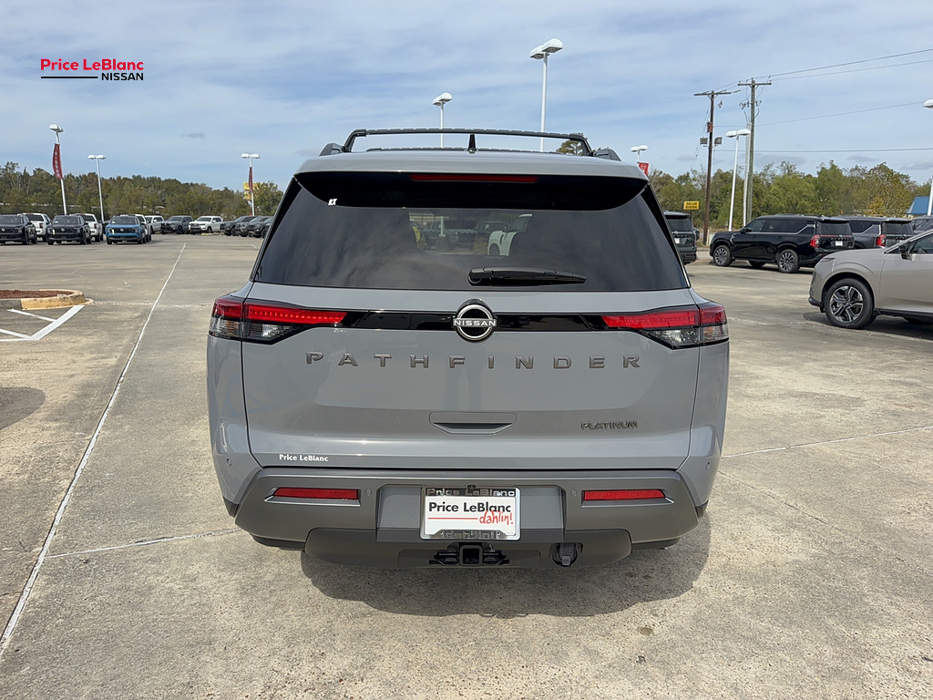 2026 Nissan Pathfinder photo 7 of 24