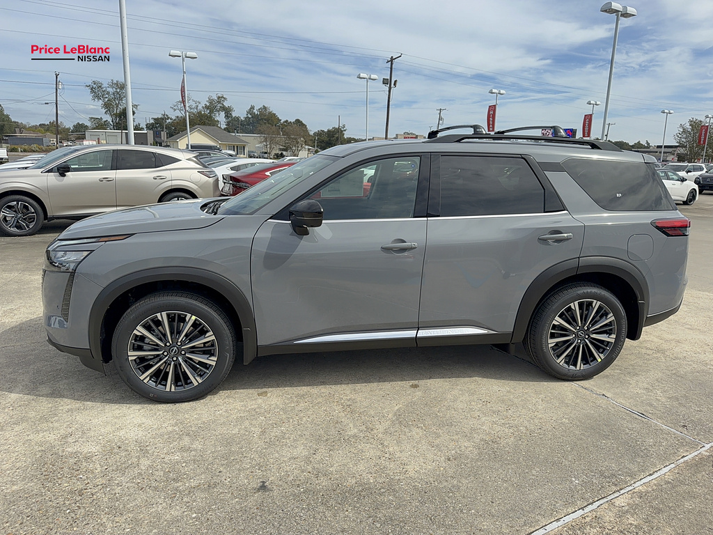 2026 Nissan Pathfinder photo 5 of 24
