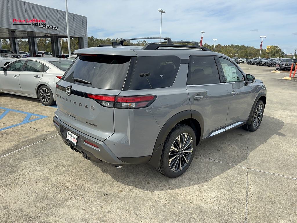2026 Nissan Pathfinder photo 8 of 24