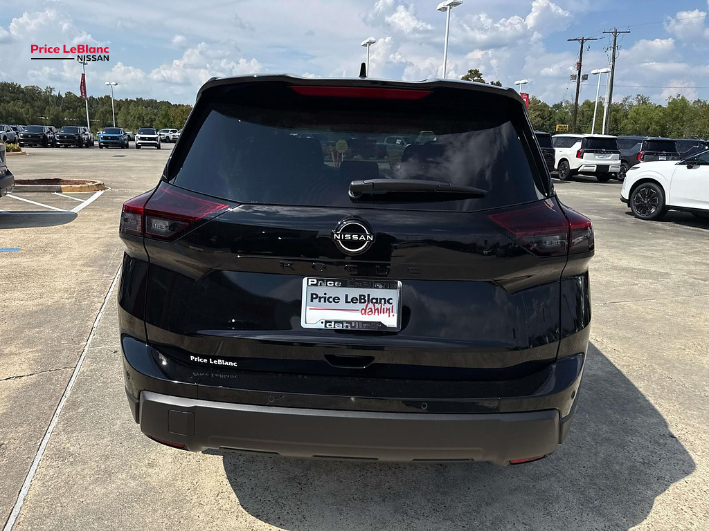 2026 Nissan Rogue photo 6 of 18
