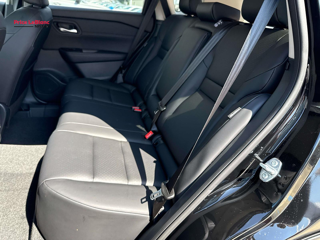 2026 Nissan Rogue photo 8 of 18