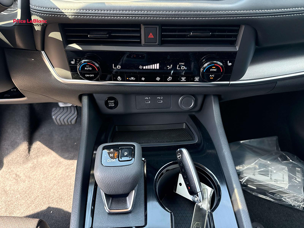 2026 Nissan Rogue photo 17 of 18