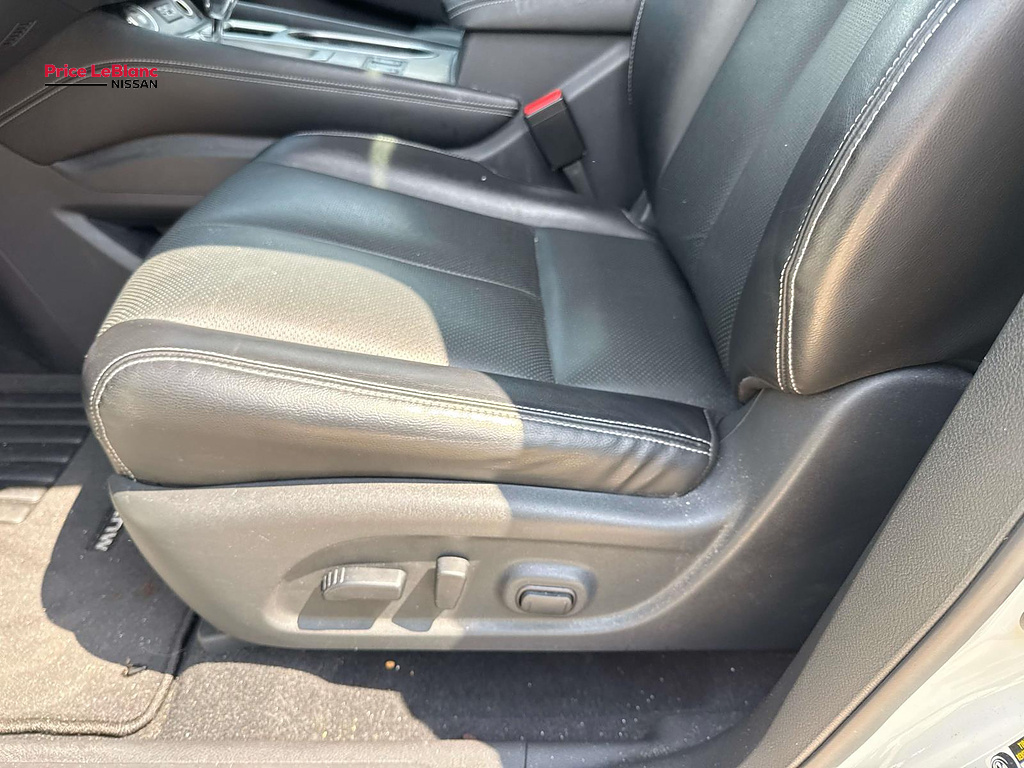 2021 Nissan Murano photo 17 of 28