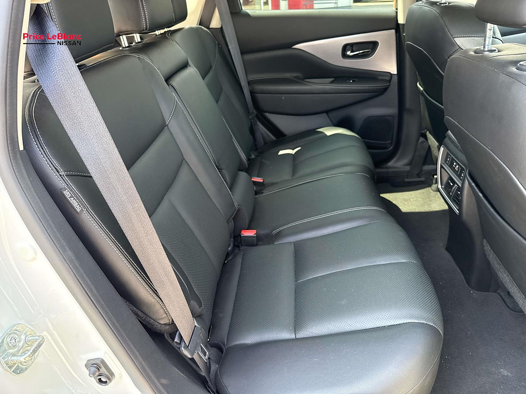2021 Nissan Murano photo 9 of 28