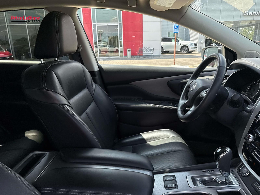 2021 Nissan Murano photo 10 of 28