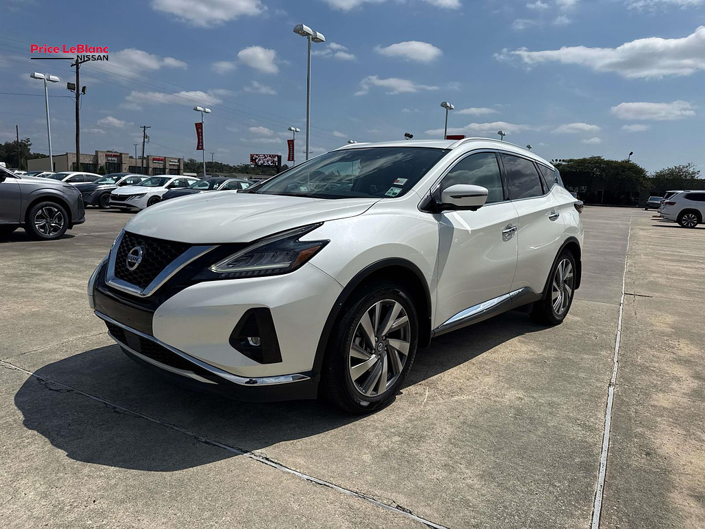 2021 Nissan Murano photo 3 of 28