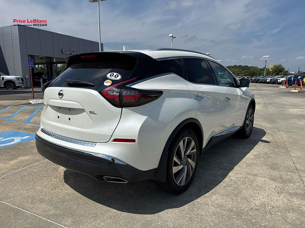 2021 Nissan Murano photo 7 of 28