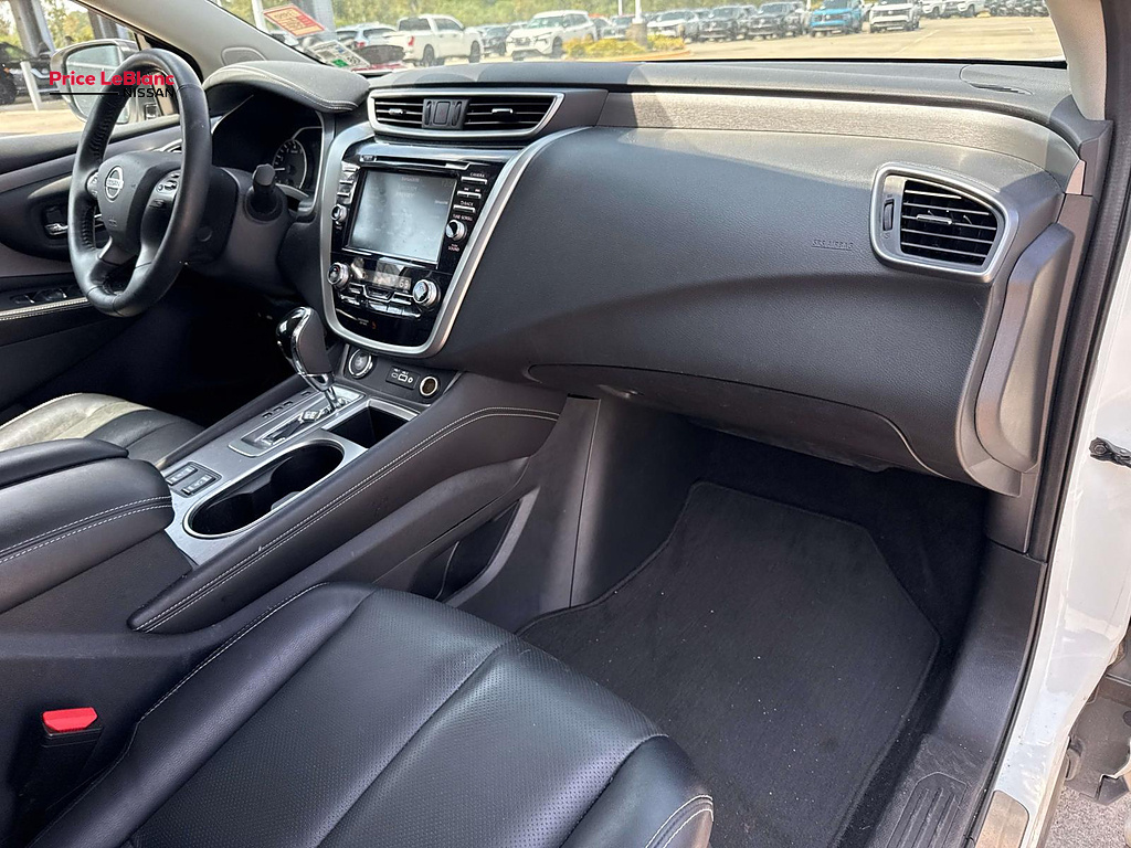 2021 Nissan Murano photo 13 of 28