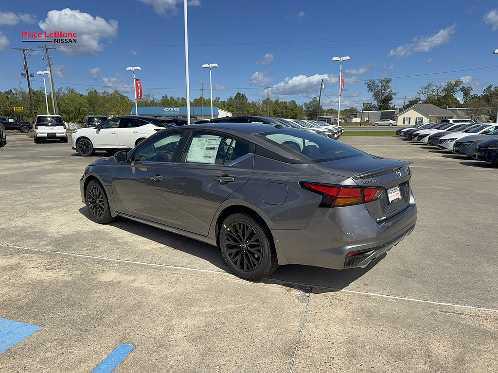 2026 Nissan Altima photo 8 of 29
