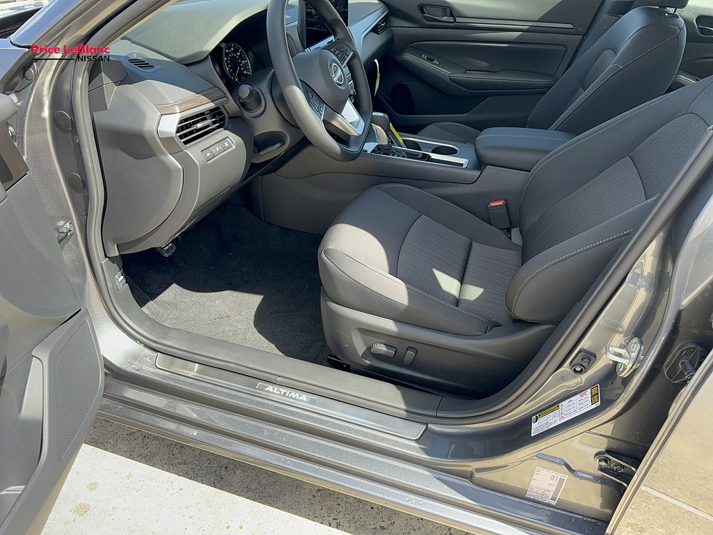 2026 Nissan Altima photo 23 of 29