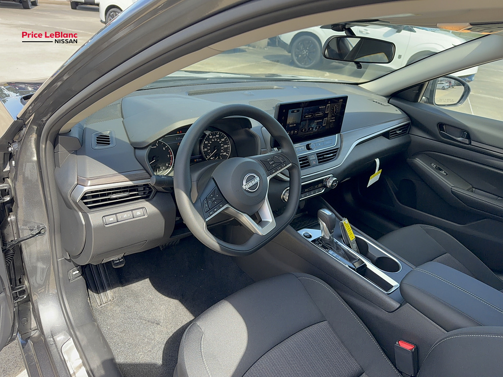 2026 Nissan Altima photo 24 of 29