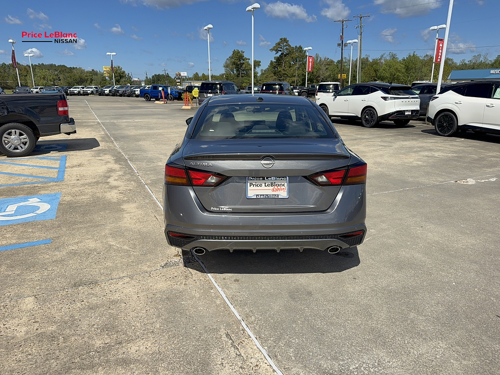 2026 Nissan Altima photo 10 of 29