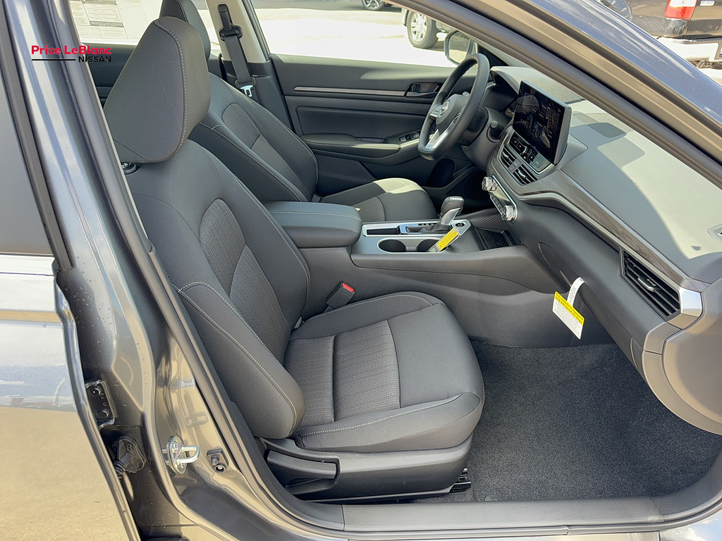 2026 Nissan Altima photo 18 of 29