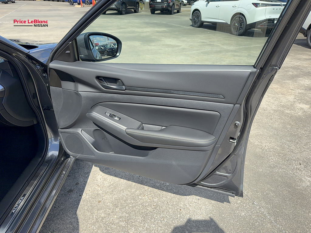 2026 Nissan Altima photo 15 of 29