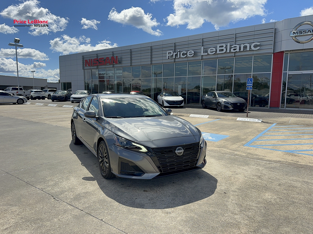2026 Nissan Altima photo 3 of 29