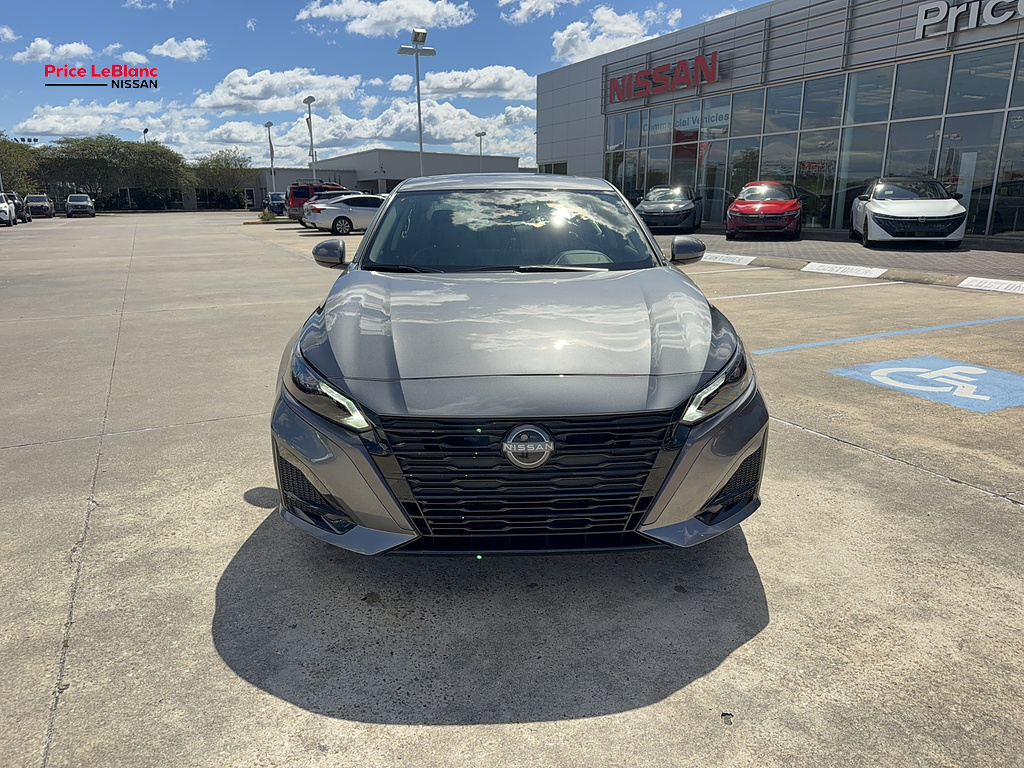 2026 Nissan Altima photo 5 of 29