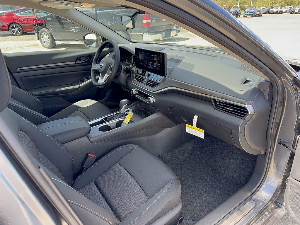 2026 Nissan Altima photo 17 of 29
