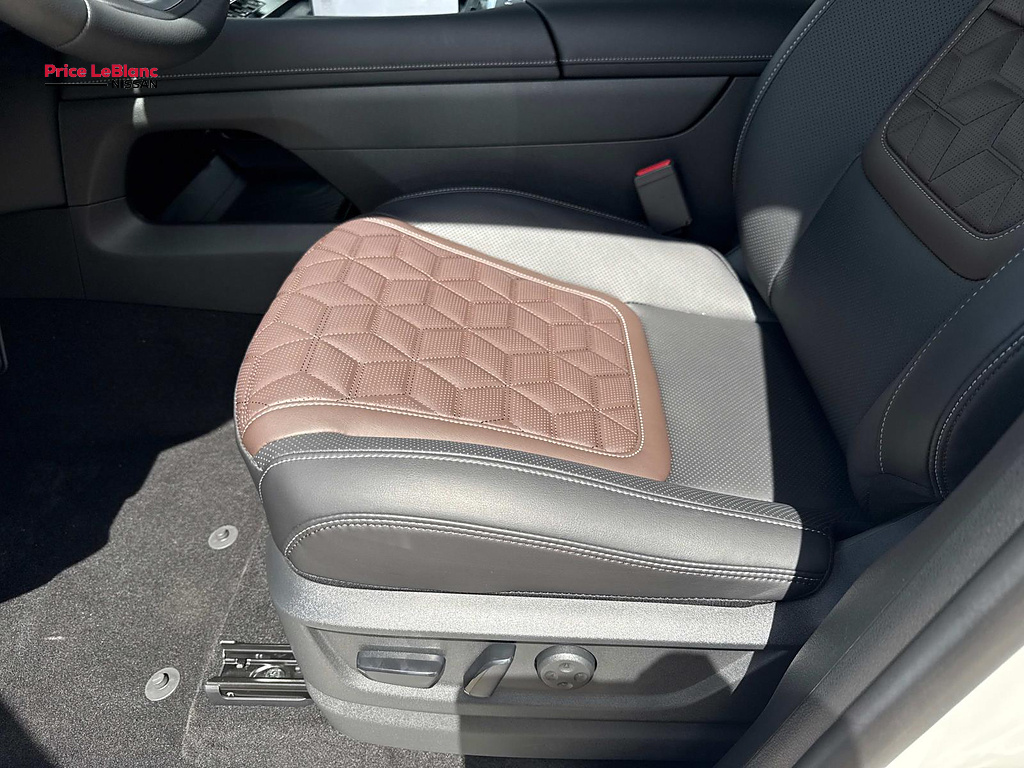2026 Nissan Armada photo 11 of 18