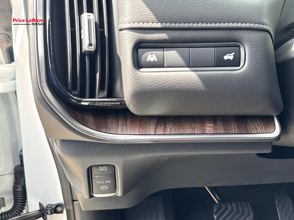 2026 Nissan Armada photo 15 of 18