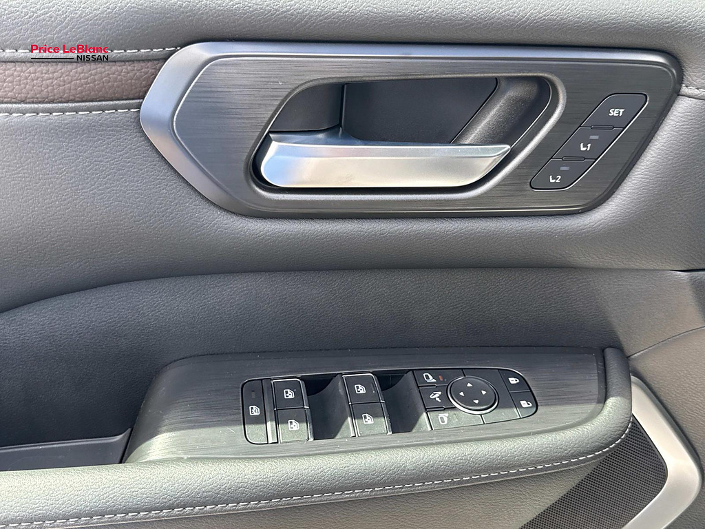 2026 Nissan Armada photo 14 of 18
