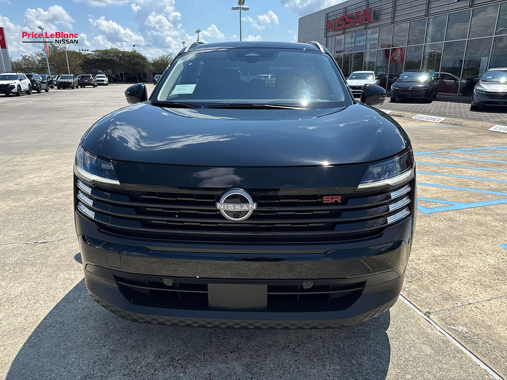 2027 Nissan Kicks photo 2 of 18
