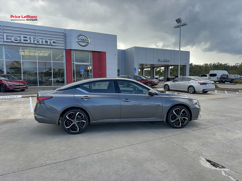 2026 Nissan Altima photo 9 of 22