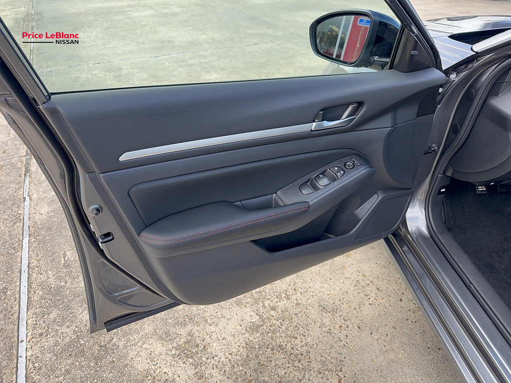 2026 Nissan Altima photo 17 of 22