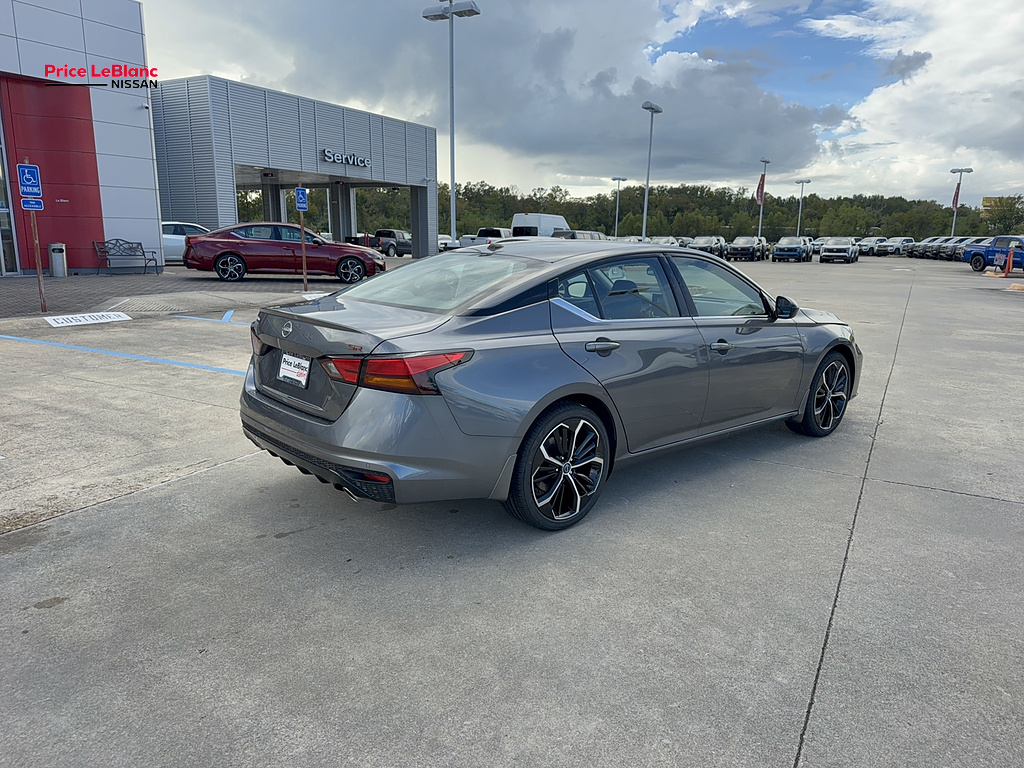 2026 Nissan Altima photo 8 of 22