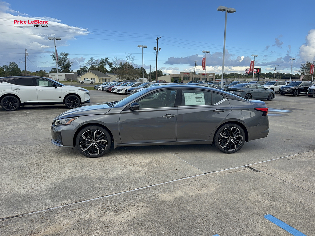 2026 Nissan Altima photo 5 of 22