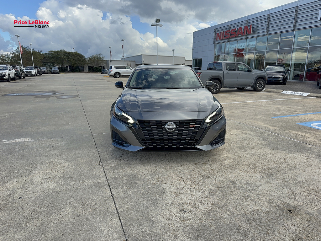 2026 Nissan Altima photo 3 of 22