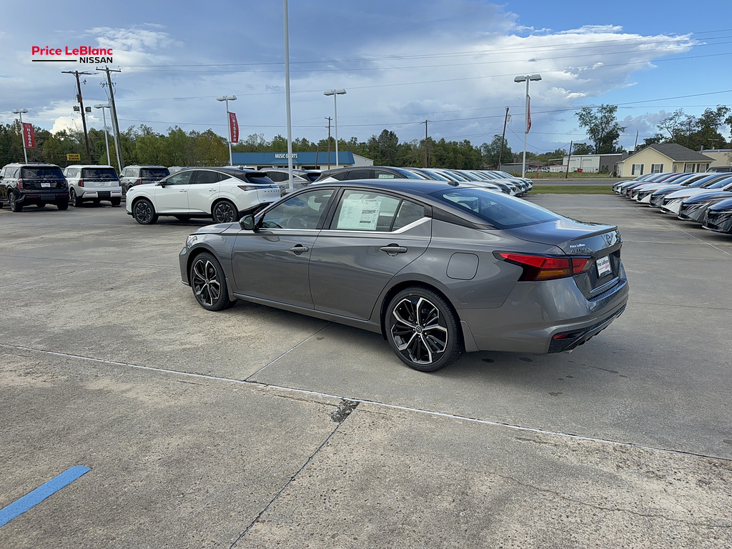 2026 Nissan Altima photo 6 of 22