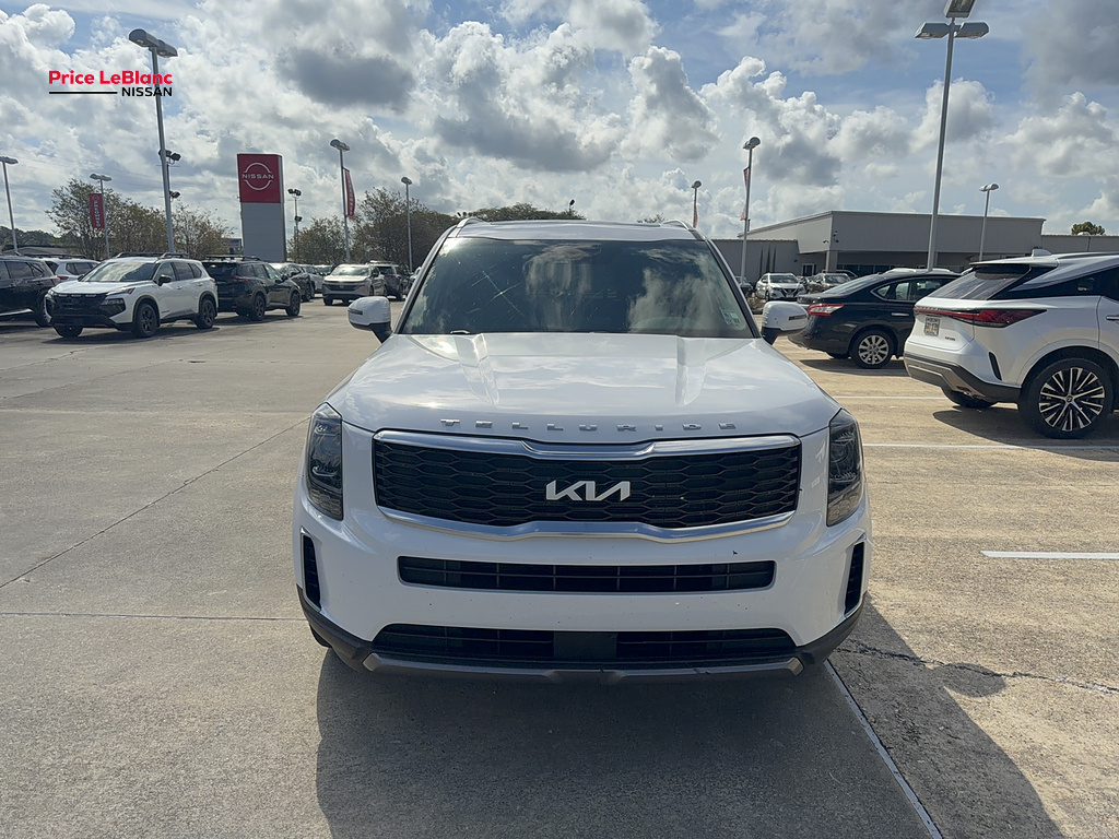 2022 Kia Telluride photo 2 of 10