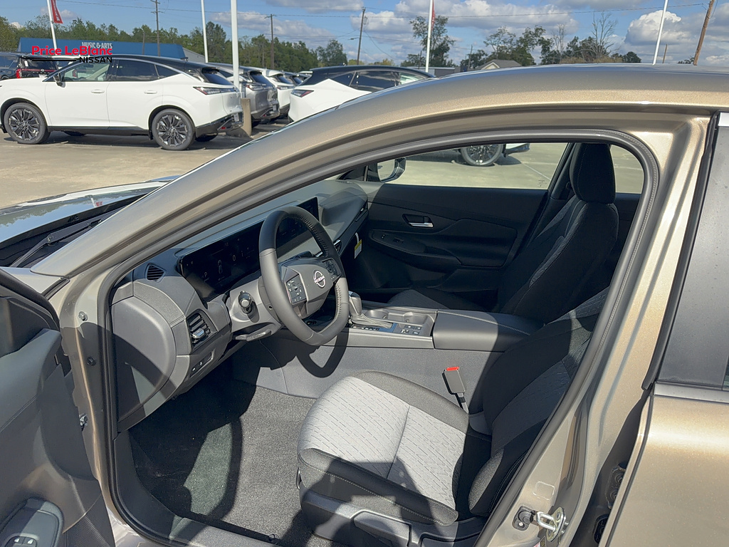 2027 Nissan Sentra photo 20 of 24