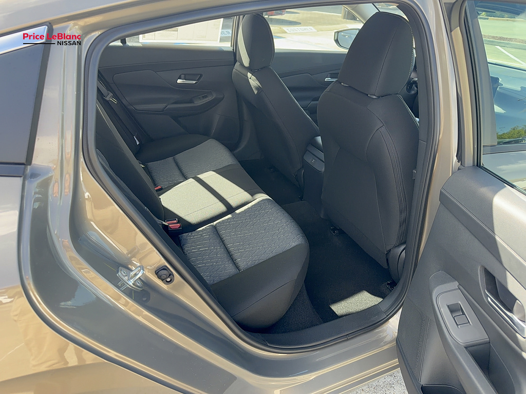 2027 Nissan Sentra photo 16 of 24