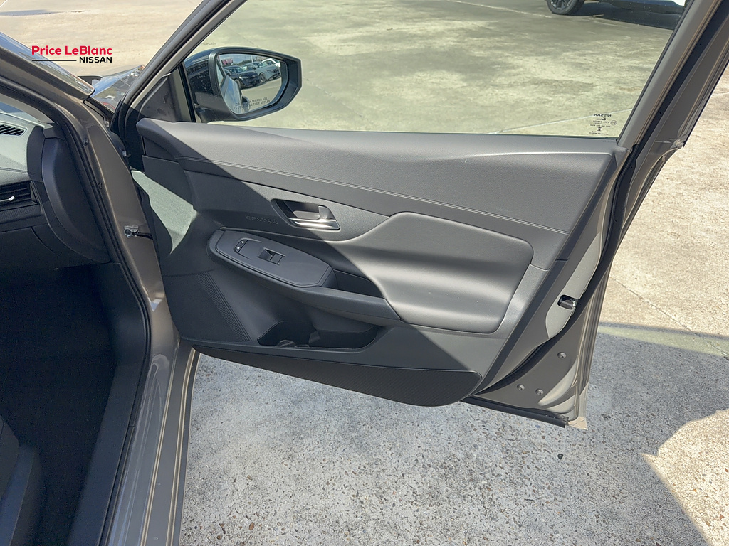 2027 Nissan Sentra photo 13 of 24