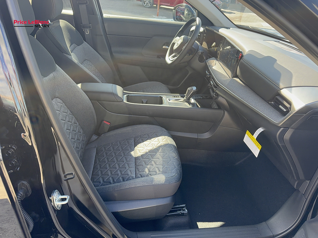 2027 Nissan Kicks photo 13 of 23