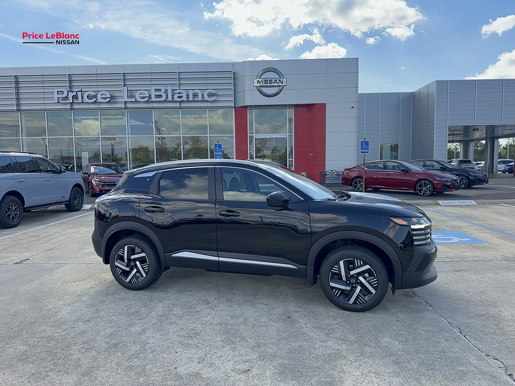 2027 Nissan Kicks photo 2 of 23