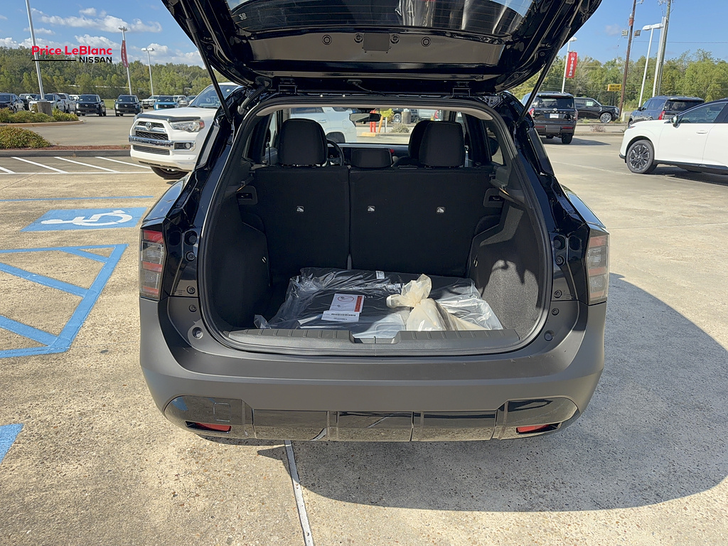 2027 Nissan Kicks photo 15 of 23