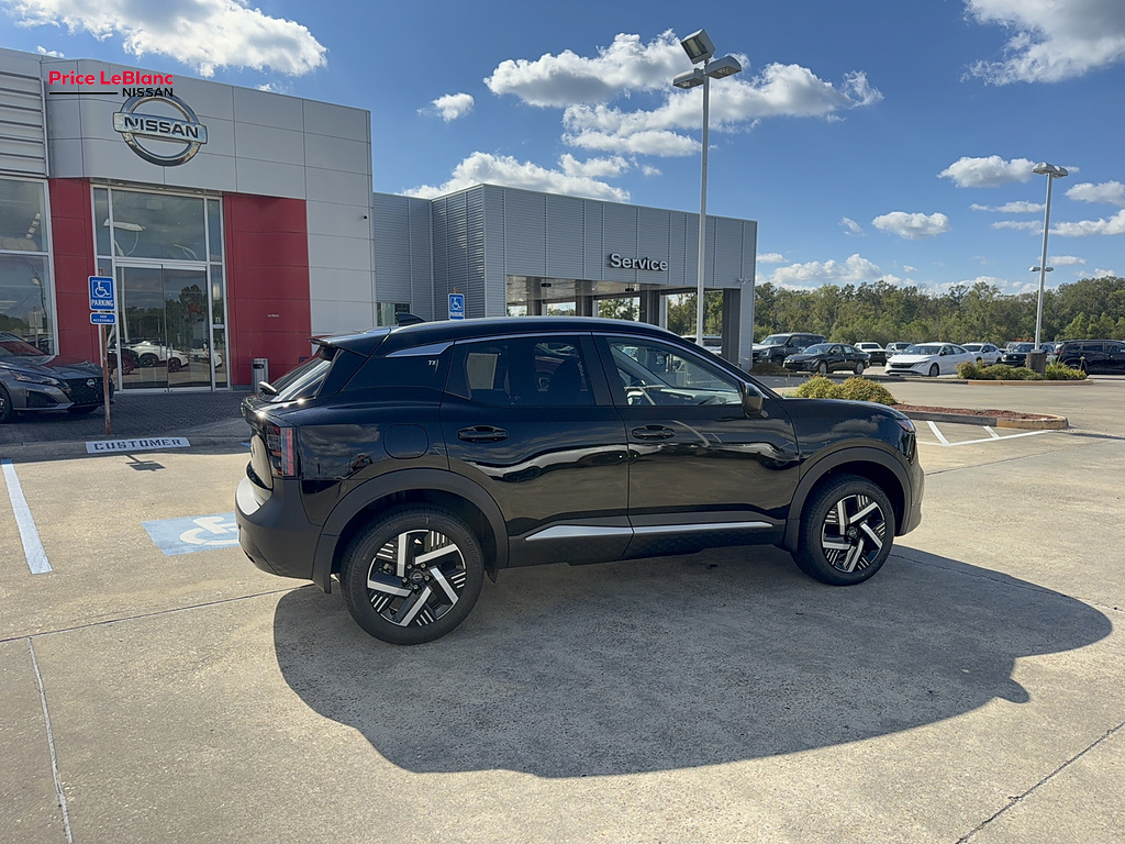 2027 Nissan Kicks photo 9 of 23