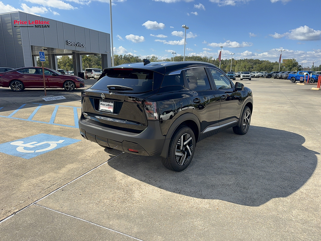 2027 Nissan Kicks photo 8 of 23