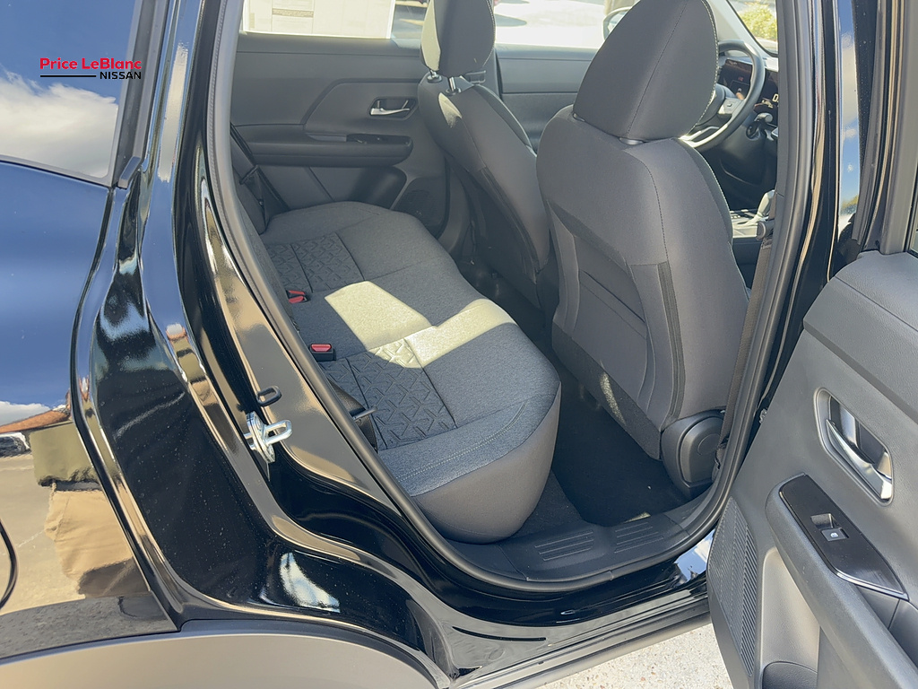 2027 Nissan Kicks photo 14 of 23