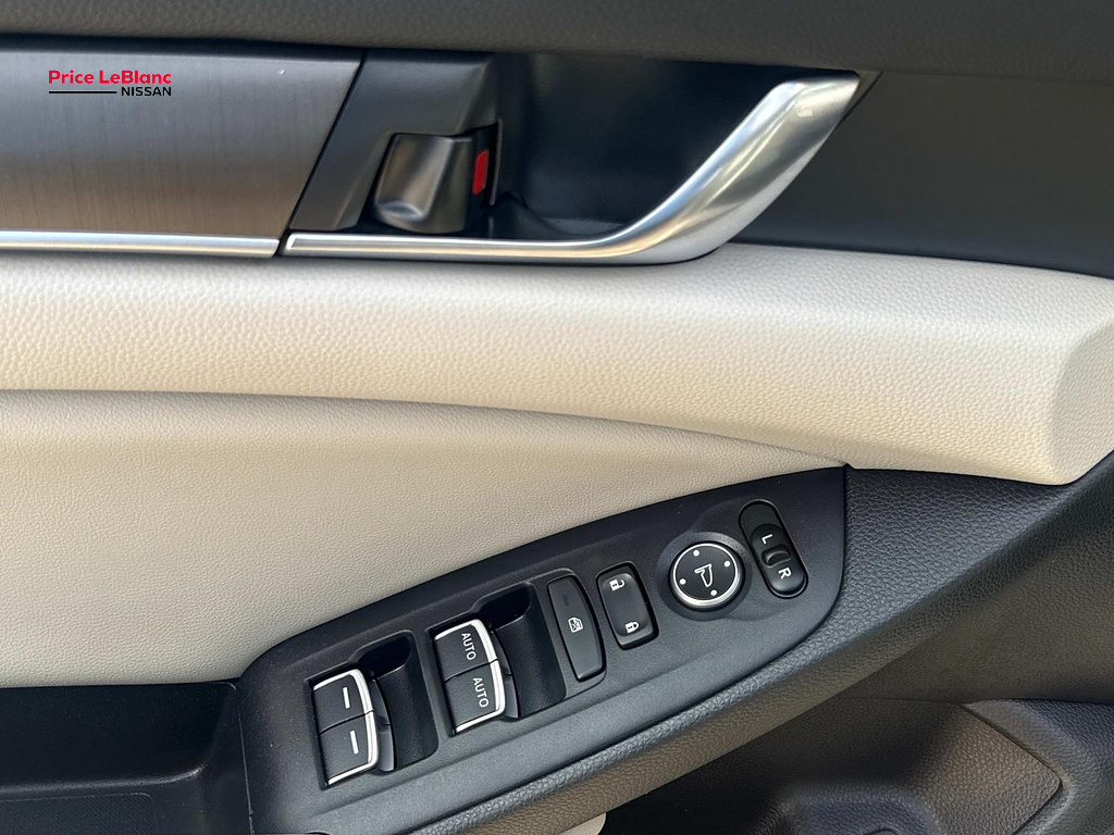 2019 Honda Accord Sedan photo 18 of 27