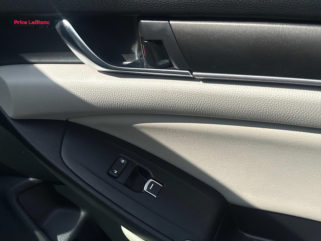 2019 Honda Accord Sedan photo 13 of 27